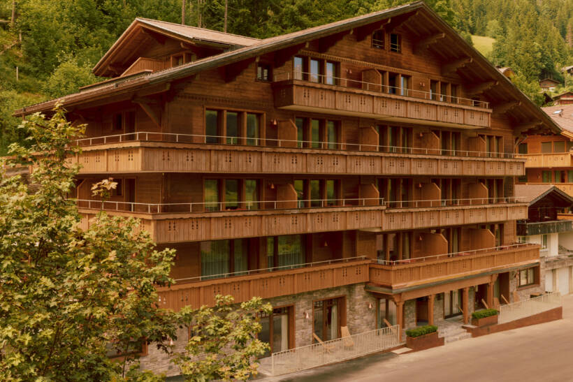 THE CAMBRIAN & THE BRECON Adelboden